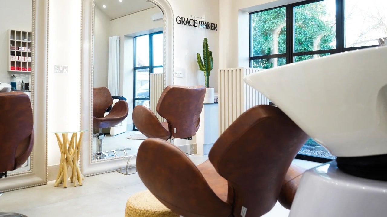 ab54c6ed-987f-45ed-8ac2-15b9a60f8bdb-gracewakerhair-gb-england-oakley-fresha-9606506