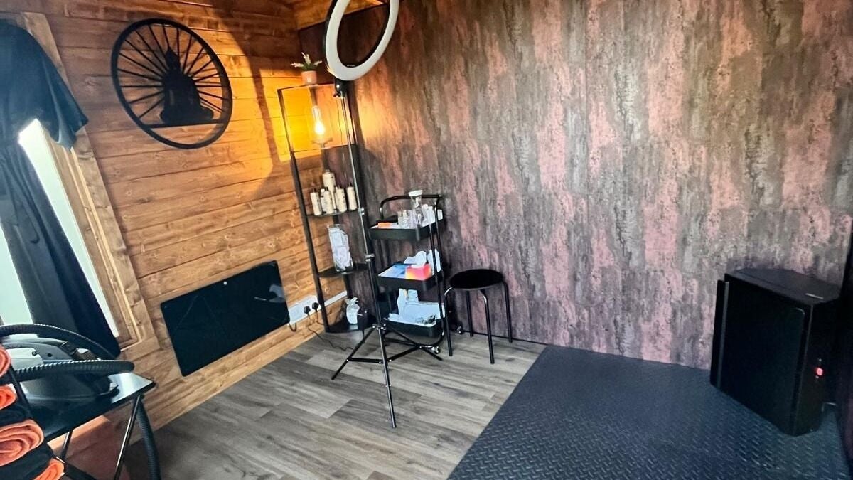 ad2ecbef-d028-45af-afb5-e94e30f2be02-brun-clair-gb-england-rugeley-armitage-fresha-8460357