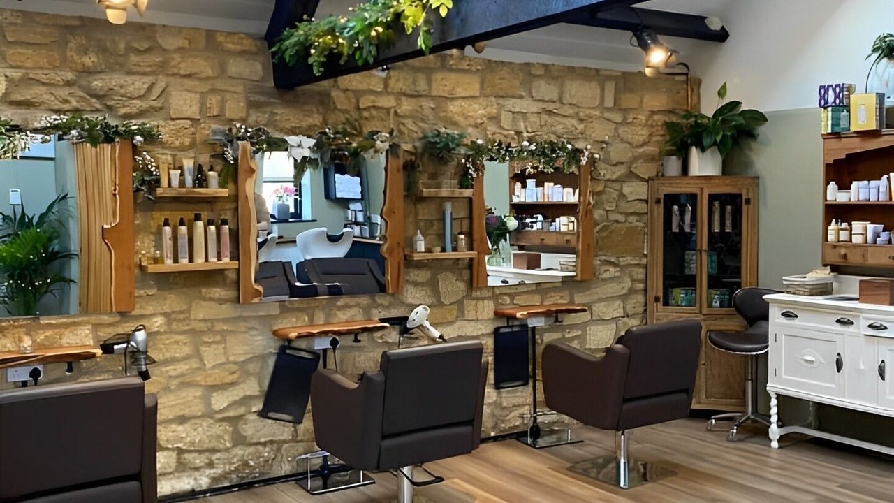 ae7fe6f4-bc40-4f8c-a644-3eb6a4e042c3-thehairloft-gb-england-stoke-sub-hamdon-fresha-8810144