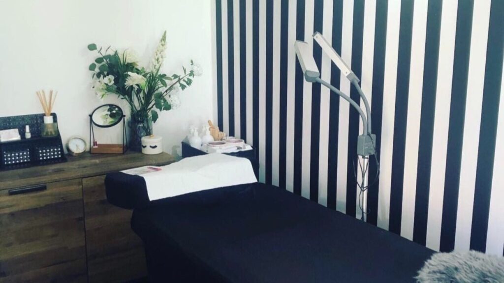 aebb2bd9-6103-4e77-a8f0-c4b0901e3b4b-3131608