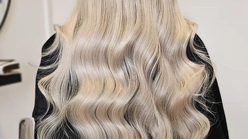 afeb1382-1f72-4cf6-9f7a-4362ea250f10-lornahamiltonhair-hairextensionspecialist-gb-scotland-kilmarnock-fresha-8405291