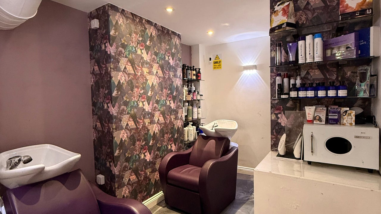 b04360f9-0e66-46d9-96b5-fc2d96764ece-colorseum-gb-england-bideford-fresha-1573037