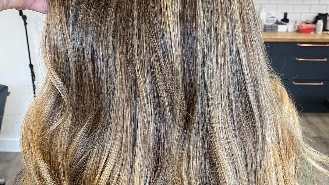 b1990c4a-50e2-48ac-b60a-4465b6b24de5-lisabrownhairstudio-gb-england-featherstone-purston-fresha-3736662