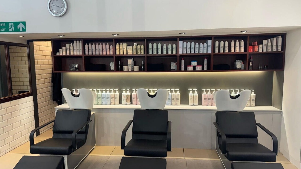 b2f73901-bfda-4437-b2eb-f0648ad96dad-mahoganyhairdressing-littleclarendonstreet-gb-england-oxford-fresha-4700277