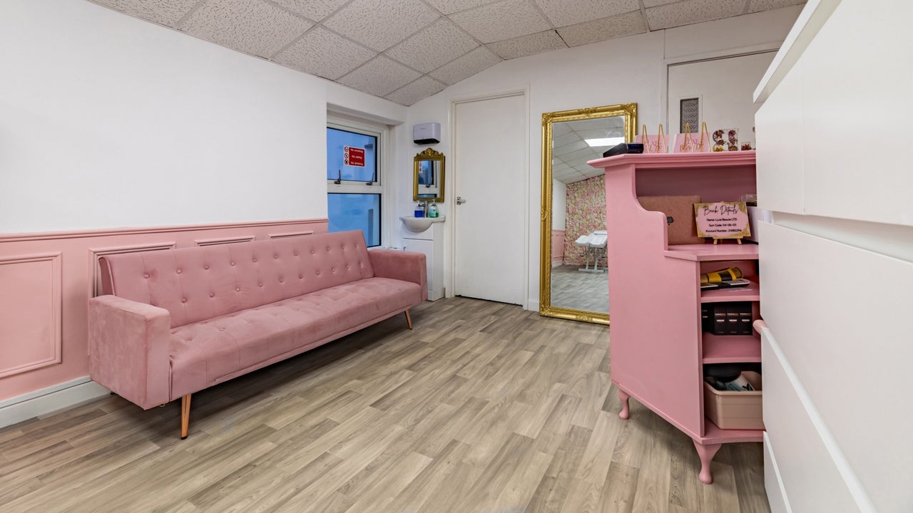 b3db65e6-2921-4f1c-b8d6-7fdf1dbd350e-luxebeaut-gb-wales-cardiff-noliftavailable-fresha-2542192