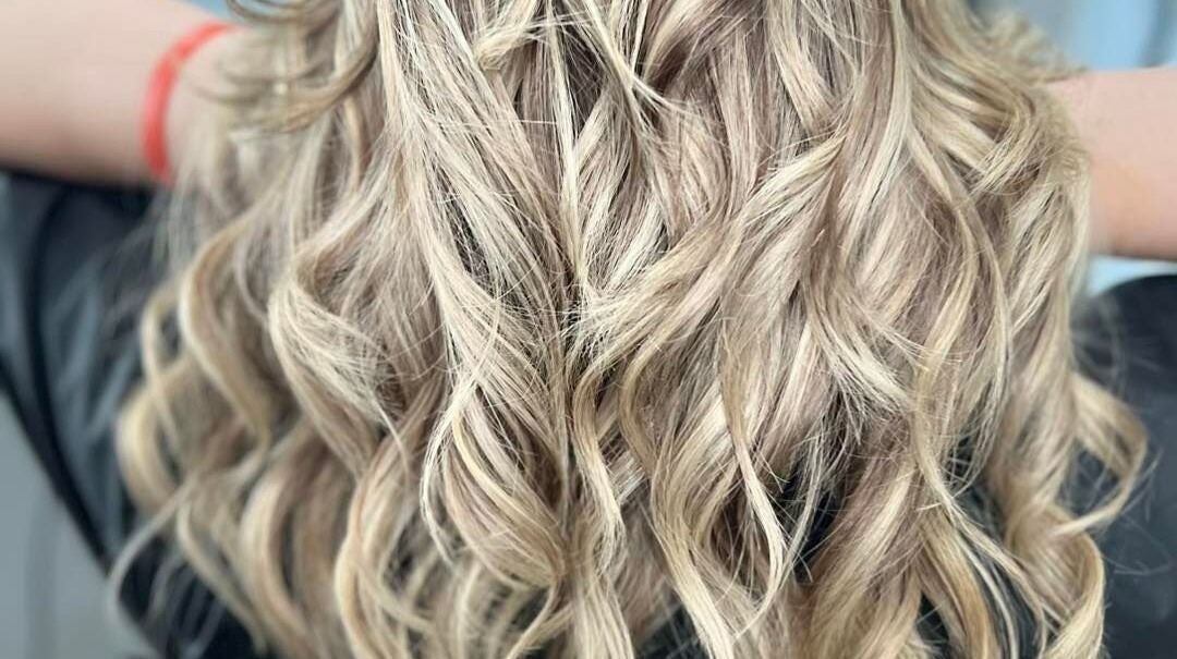 b6860419-c112-4248-a92c-116ec3a21bbd-hairaestheticsinnovationsmiltonkeynes-gb-england-deanshanger-miltonkeynes-fresha-8383026