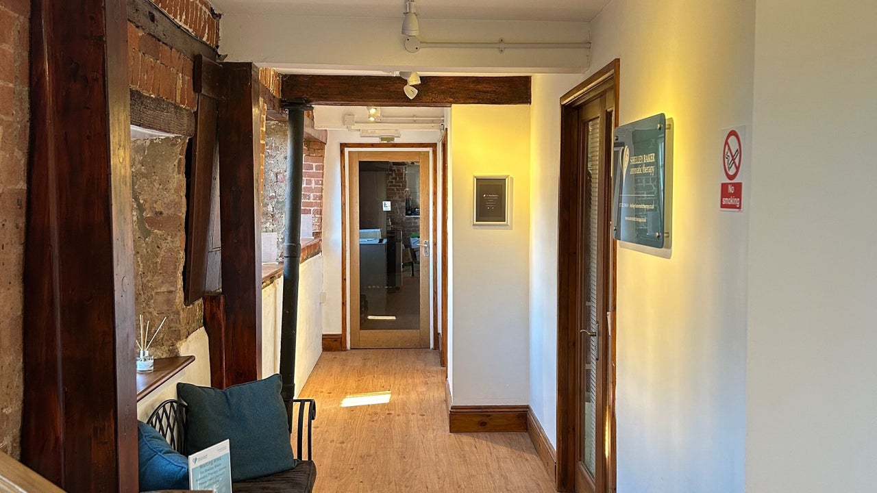 b69cee0a-0dd6-4181-bda3-859da449143e-maesthetics-wilton-gb-england-wilton-fresha-4822141