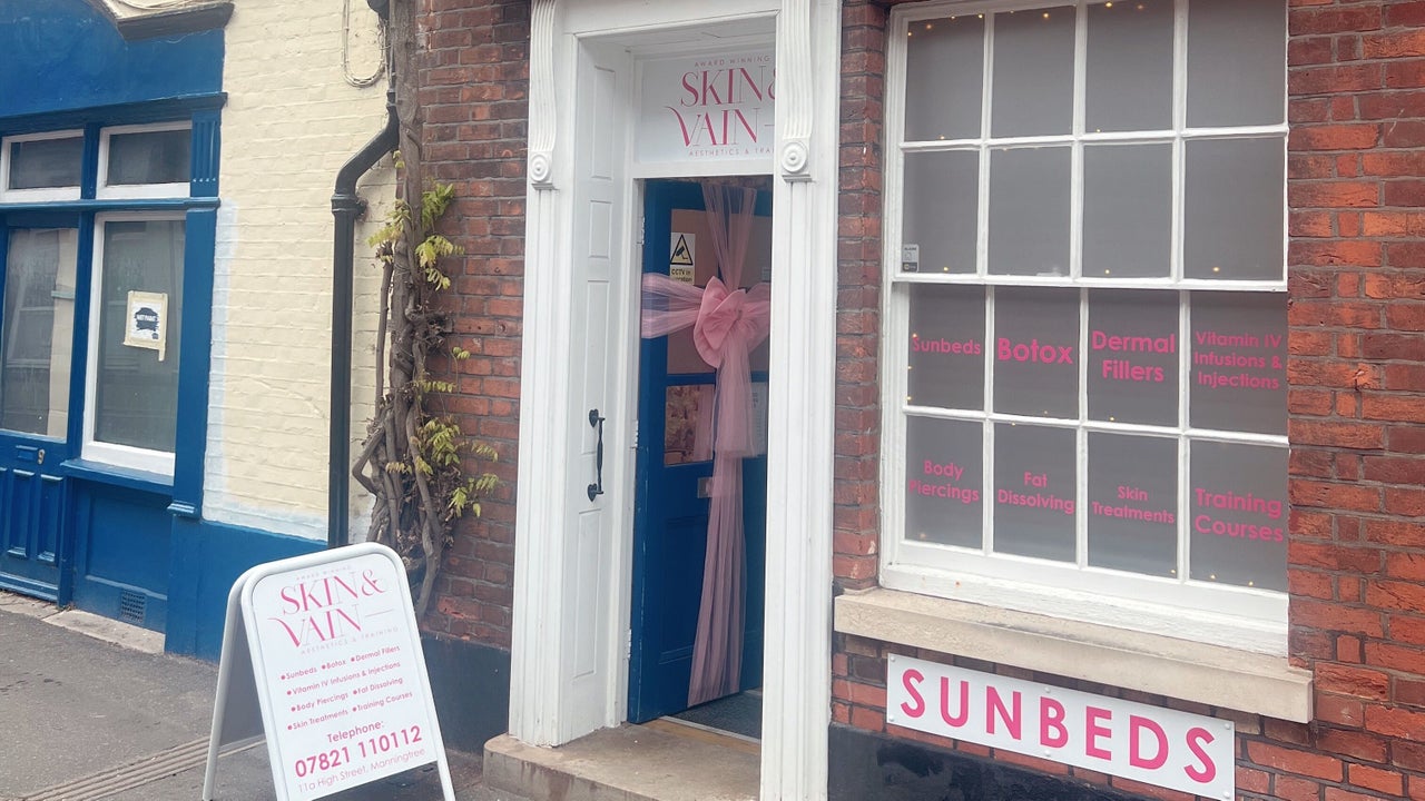 b7d23444-33f7-40a6-938c-98f04bd15bf2-skinandvain-gb-england-lawford-fresha-4254873