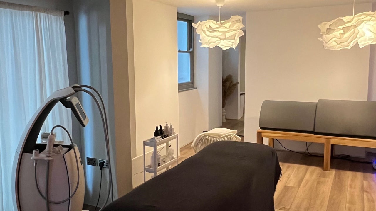 b7f6ec48-9803-4e26-8da3-5210542f0c41-saunapod-gb-england-falmouth-fresha-1195442