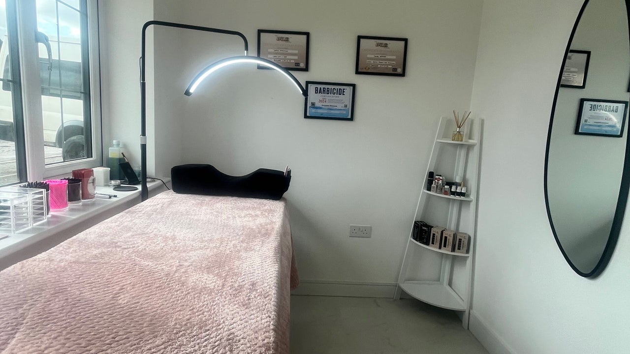 b80d1943-bd7e-44ee-9592-14f81f0bc2d7-9438790