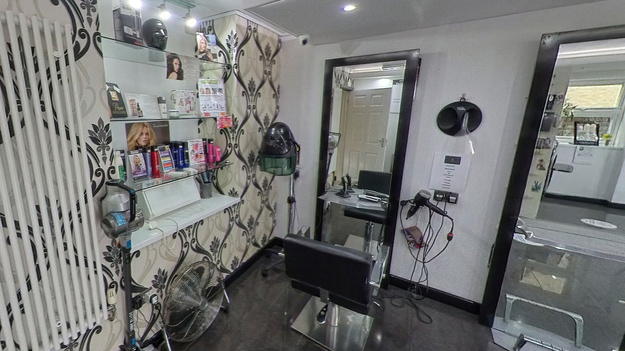 b8fabb79-d915-41b3-a82c-6850c070bd9e-westendcutsltd-gb-wales-ammanford-fresha-2206306