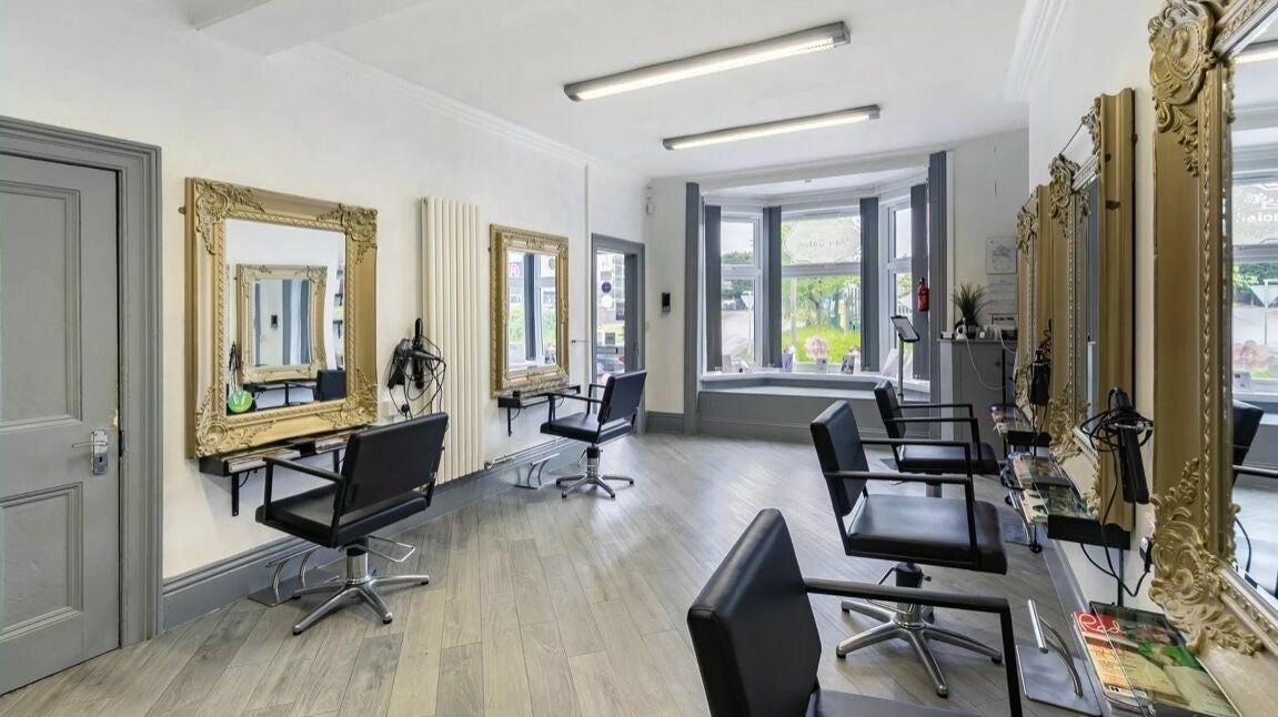 ba6c2596-ed41-4552-bd4e-7f2f5a0d3e89-hdhairandbeauty-gb-england-cannock-fresha-7418165