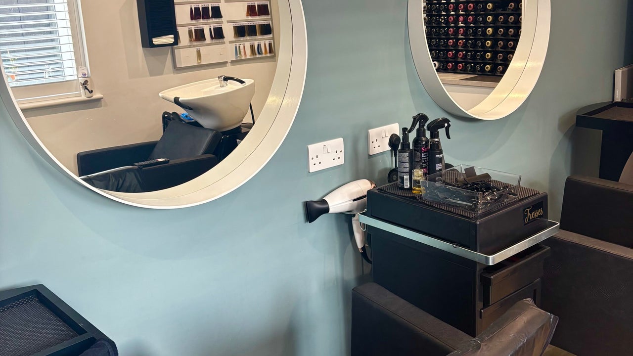 bac2dd67-9b64-4a3a-9c04-21c689f94d7a-tressescolourstylingroom-gb-england-rochford-fresha-4183663