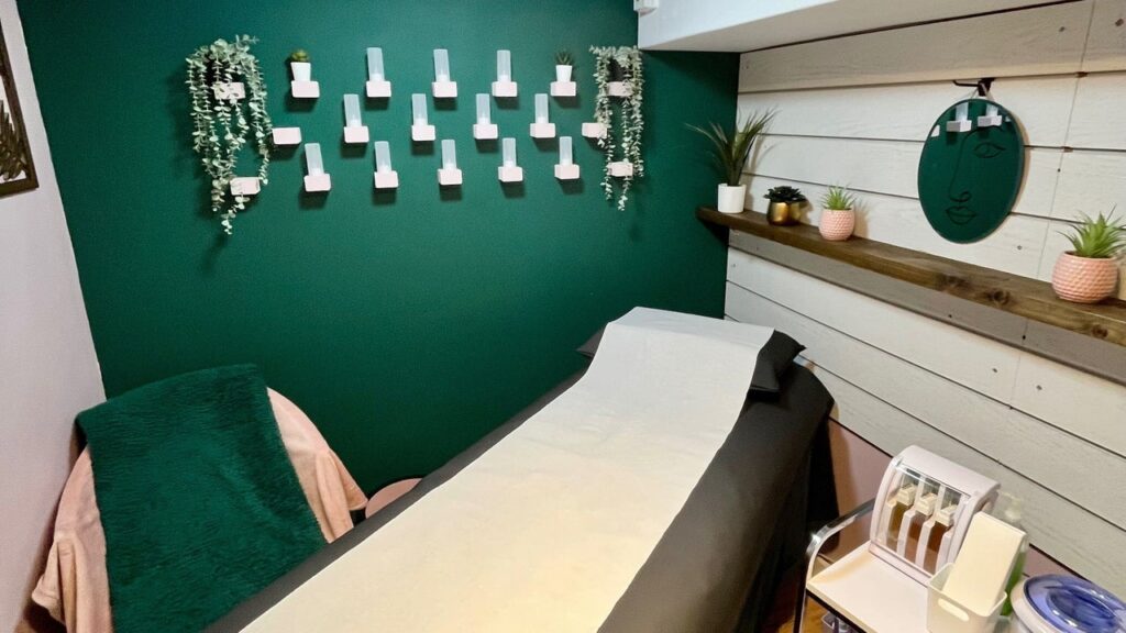 bae6e0af-f660-41a2-9e34-eda96c595aa9-fleurbeautyskinandwellbeing-gb-england-barnstaple-fresha-2867925