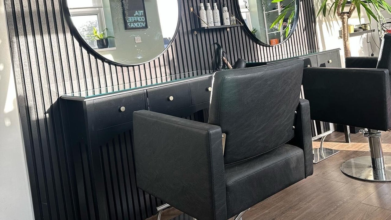 bb63591e-32ff-4a7b-a8c8-e4611e6f5fa5-envioussalon-gb-england-crawley-fresha-3787716