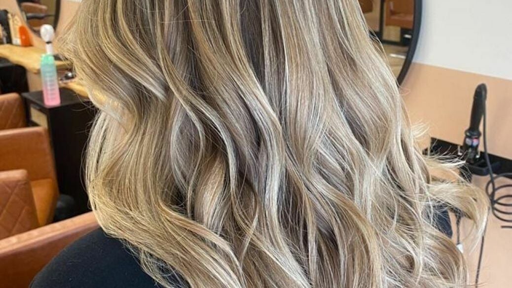 bbab724f-76c4-4a82-96ce-edf9ab34ac19-clocohairstudio-gb-wales-llandudno-fresha-6878376