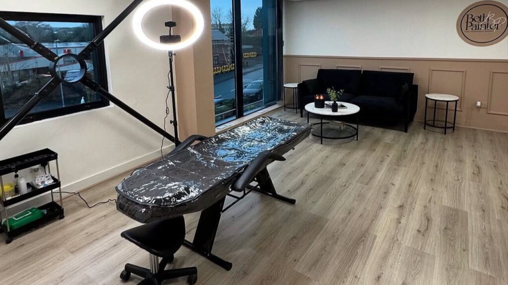 bc3e0462-e4e7-40bb-b460-d810f6945918-bethpainterartistry-gb-england-appleybridge-fresha-6893422