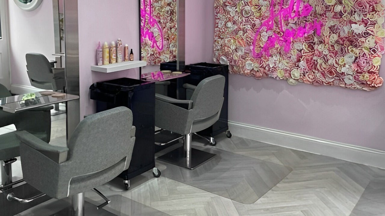 bd4e1bca-b68d-48ac-9ff6-98b16dfd0e06-blossomhairandbeautyleek-gb-england-leek-fresha-8447941