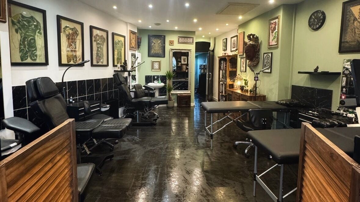 be5b7e2e-d63b-4e09-a90d-12fbbfee111c-blackdragontattoostudio-gb-england-newtonabbot-fresha-5592185