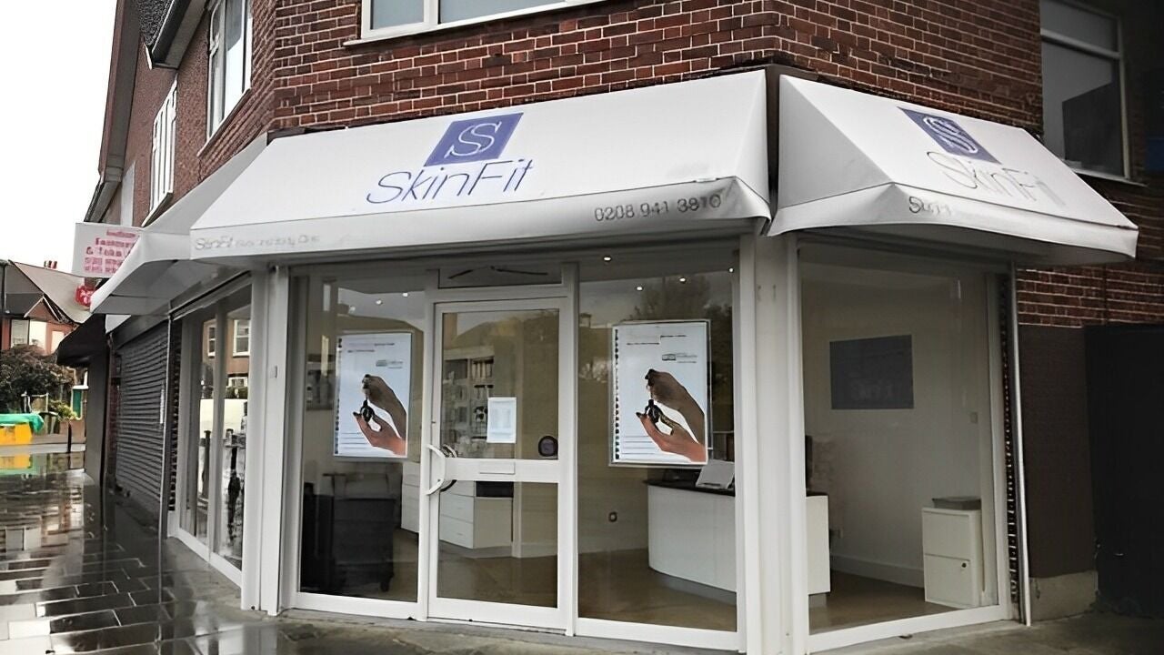 bec4f4c9-f0a3-4b7e-8995-a8d062a5516c-farrahbrowsaestheticatskinfitclinichampton-gb-england-hampton-fresha-9219392