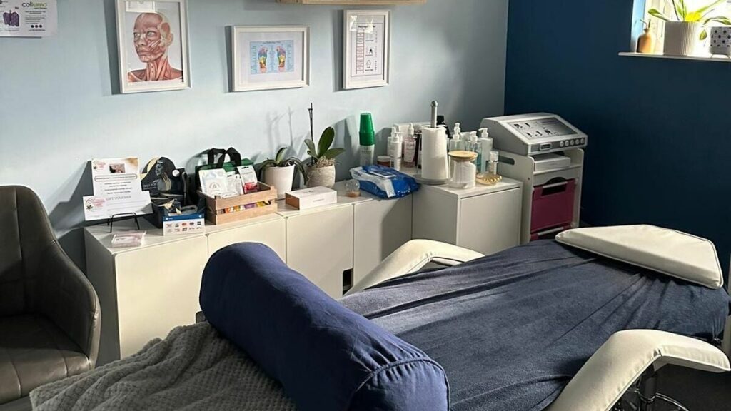 bf32794a-8a60-4712-b112-ca12e72cb6f4-bloomingorchidroom-gb-england-edenbridge-fresha-3420216