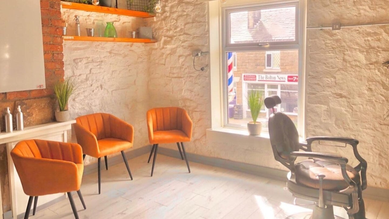bf5c76b1-7de0-4097-ba21-5e08b66a8aac-imagebarber-roomandhairbeautysalon-gb-england-bolton-horwich-fresha-1340636