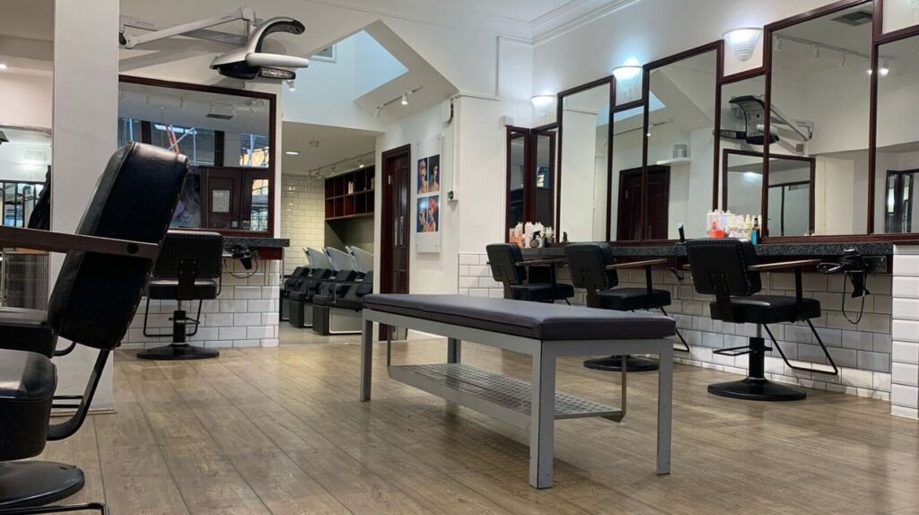 bf767640-4e17-4c44-9a75-f13f95b6940a-mahoganyhair-turlstreet-gb-england-oxford-fresha-2805973