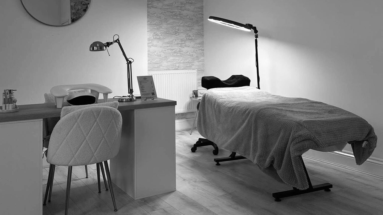 bf9ca9a7-a1cb-4575-aceb-15383dd9e9fe-adore-previouslyeyelashbysarah-gb-england-hebburn-fresha-9221572