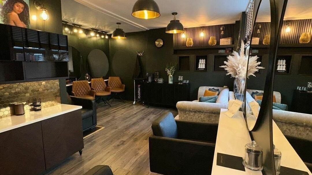 c0cdc9bf-b55d-4d7c-8c42-7045c9db8811-wearewezlewis-gb-england-wigan-fresha-9245657