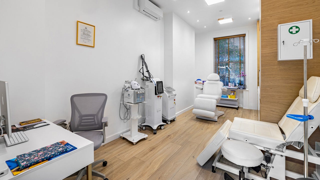 c19c443e-05e6-4444-bbc7-ba1a07bb053a-crystalmedica-gb-england-london-crystalpalace-fresha-3127376