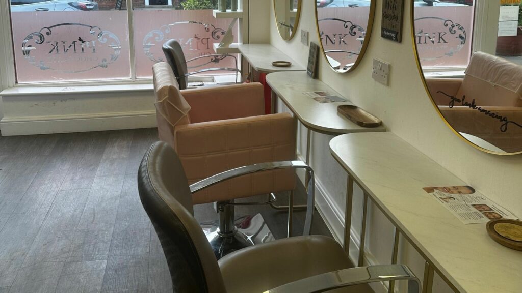 c318a1e6-bdd1-464b-81ce-c65669c9b722-pinkchocolatehair-gb-england-cliftonupondunsmore-fresha-1503173