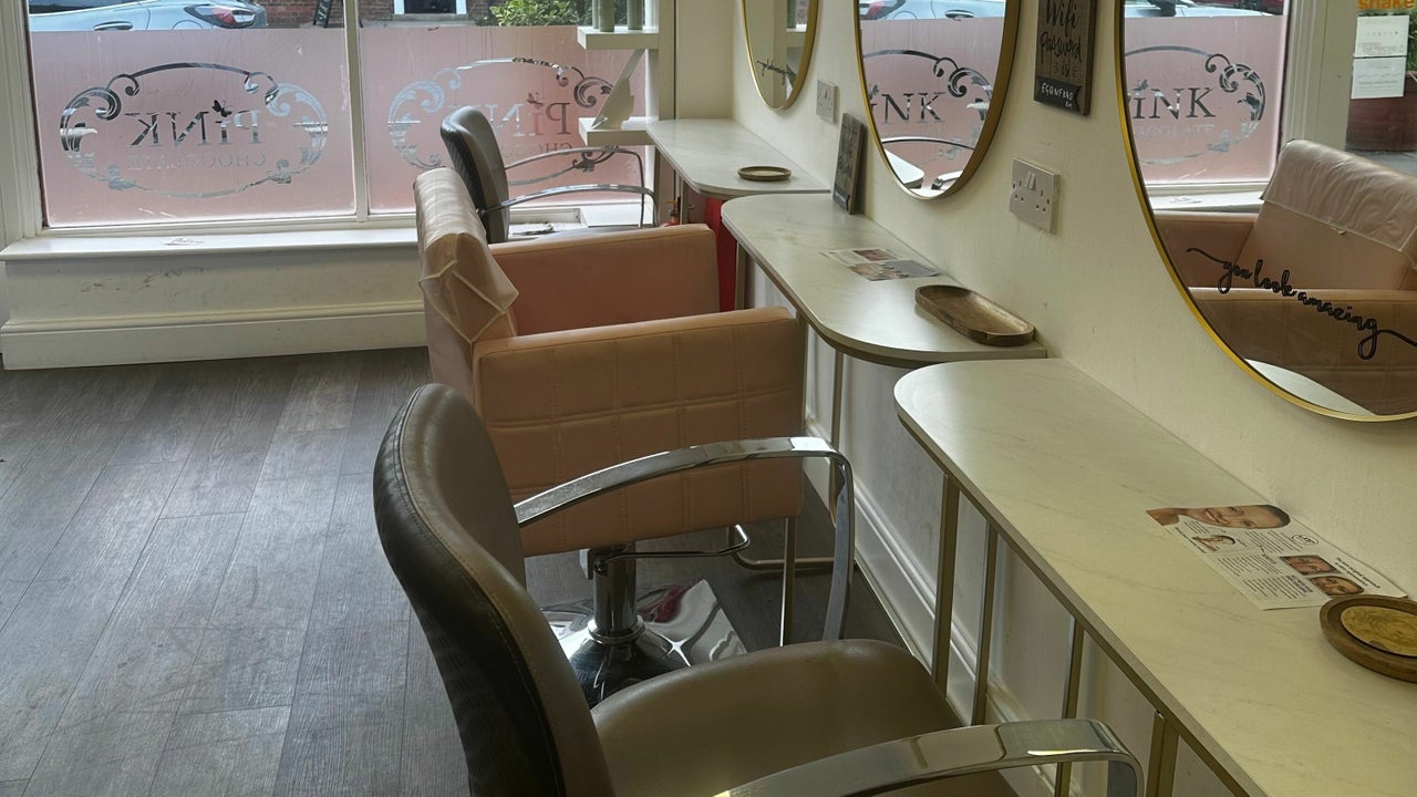 c318a1e6-bdd1-464b-81ce-c65669c9b722-pinkchocolatehair-gb-england-cliftonupondunsmore-fresha-1503173