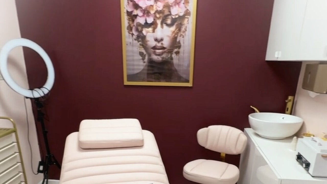 c31cff4b-98a8-4a44-a9cd-638fed0c8731-makeuplocker-gb-wales-blackwood-blackwood-fresha-2827914