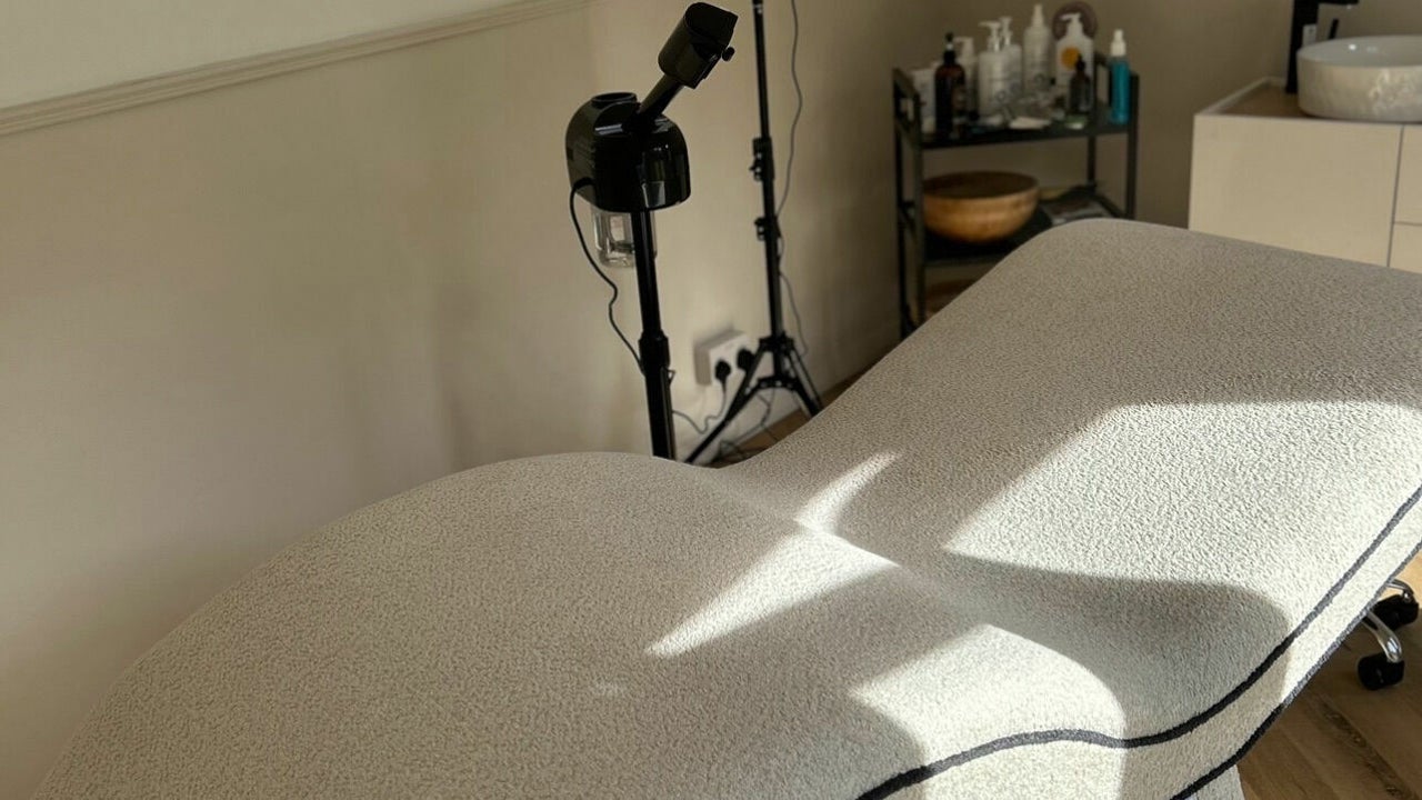 c563fb92-7f97-43d9-9480-de22391f11df-emskinclinic-sandbach-gb-england-sandbach-fresha-4150448