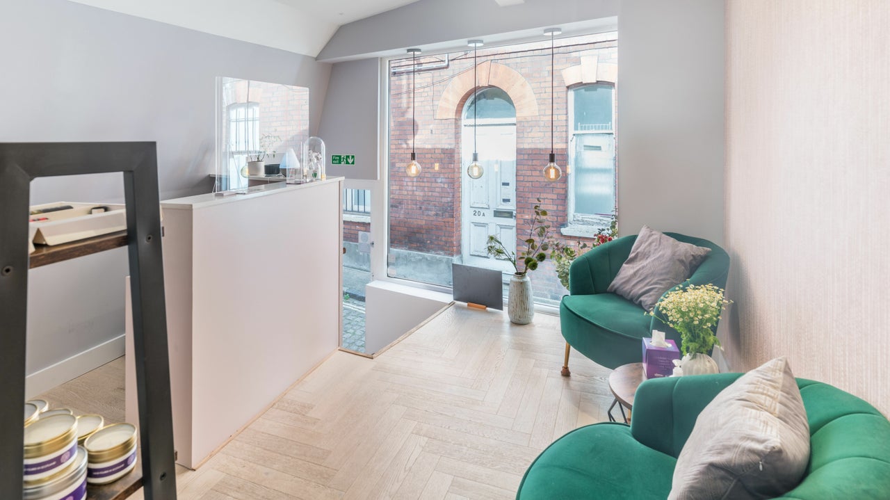 c5689e22-765b-4dde-8e94-4afd13d4e05a-walkingonclouds-gb-england-london-fresha-5565083