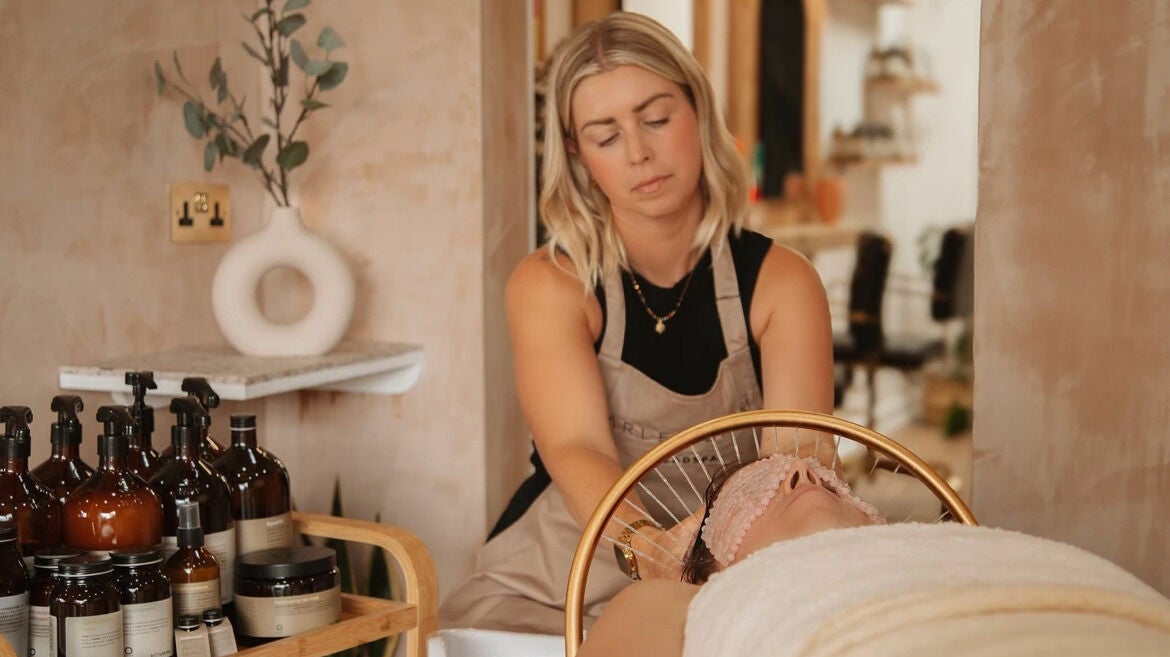 c66d6a0b-6930-4c31-9b35-24c9cdb8d39b-carleybayneheadspa-gb-england-epsom-fresha-4794130