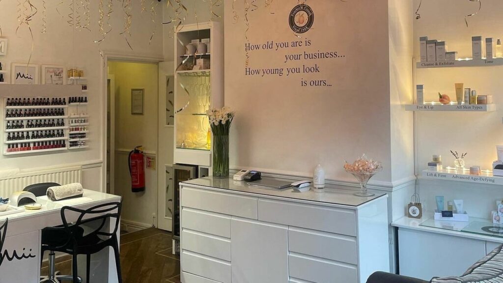 c78ac5ba-8d13-4660-999a-932b00cf5569-peachesmorley-gb-england-morley-fresha-1153580