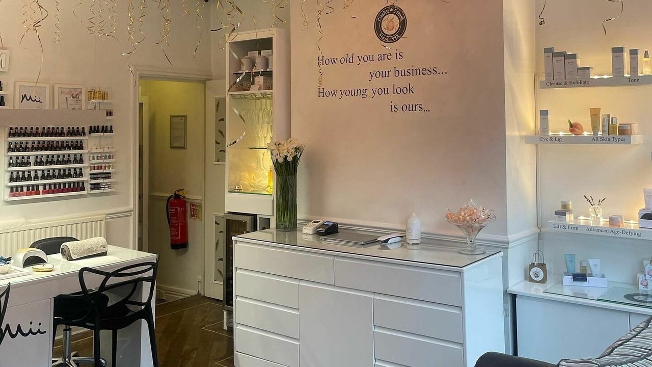 c78ac5ba-8d13-4660-999a-932b00cf5569-peachesmorley-gb-england-morley-fresha-1153580