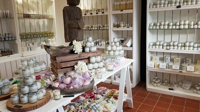 c8245a3c-3e86-42a3-bc7b-448127bc1455-2210056