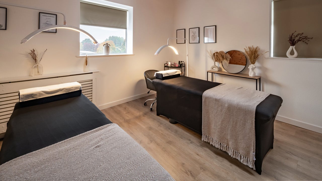 caa0cd6d-cace-438a-912e-9be3003eaf54-breespiveycosmetics-gb-england-exeter-sowtonindustrialestate-fresha-4055819