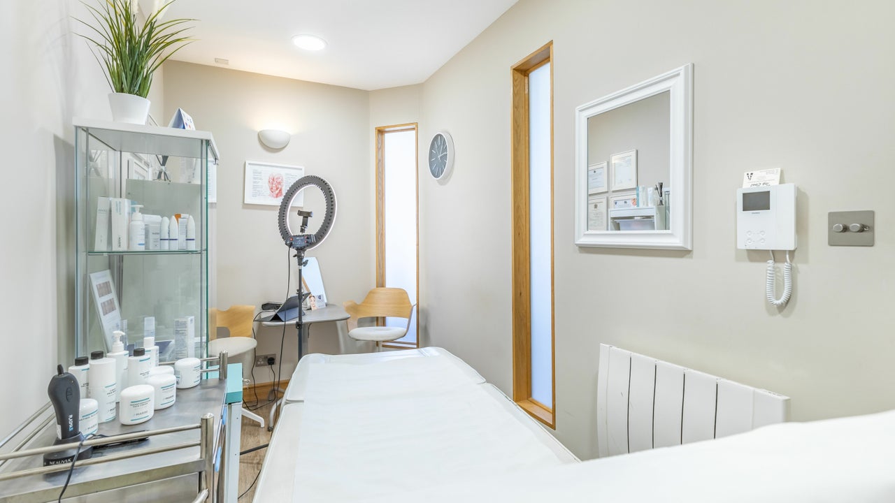 caa7d4c5-06dc-4f46-afff-f1634956a503-frontalisclinic-gb-england-portishead-fresha-3968574