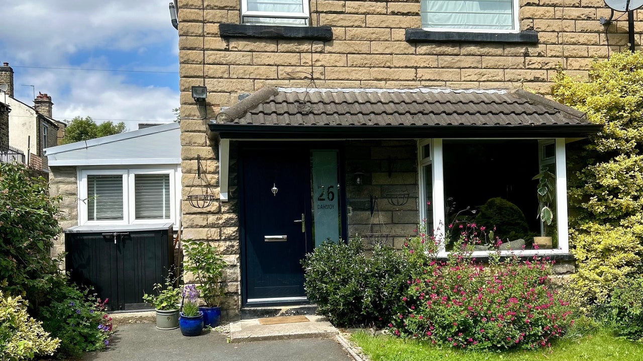 cbecd181-fbe7-445e-bb27-508d228fdd5a-rarebeautybyadele-gb-england-farsley-fresha-6200527