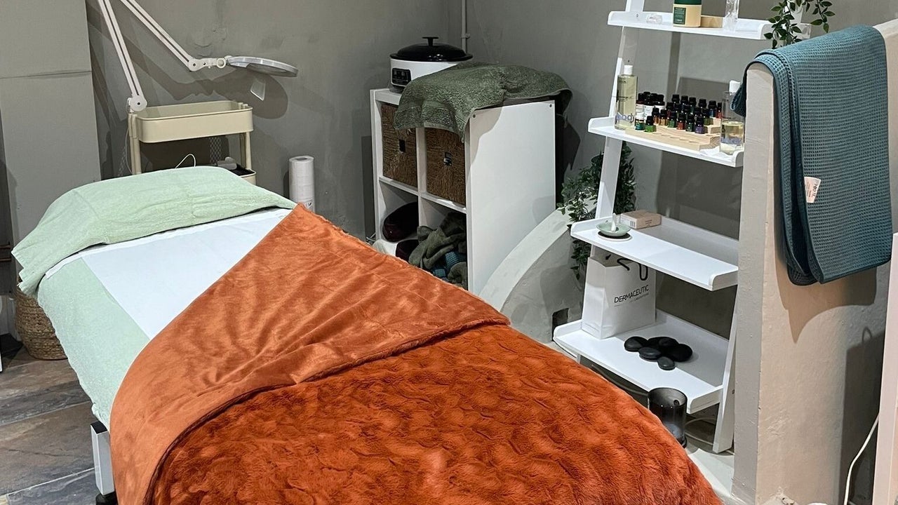 cbee83ff-e62e-4d77-b901-5ac1ebebb5b6-shelwenhairholistic-gb-england-northhoughton-fresha-8211958