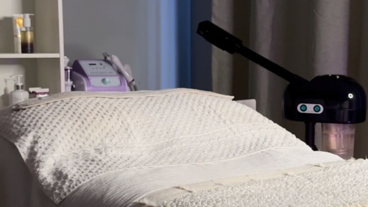 cdd97fca-efca-44af-9354-fef272c0f0db-afterglowbyliv-gb-england-worsley-walkden-fresha-2073166