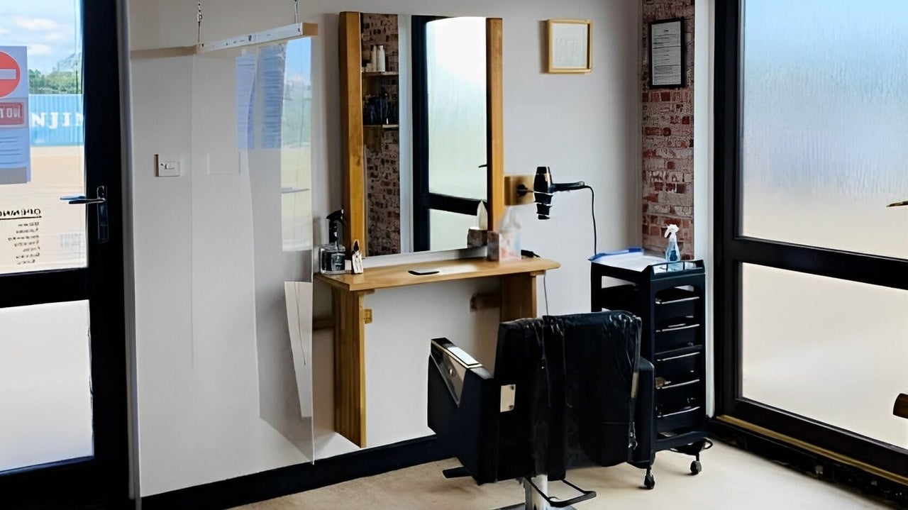 ce04ecd5-f847-4dfd-a160-2453bc1eda35-rootzhairstudio-gb-england-woodbridge-fresha-4526231