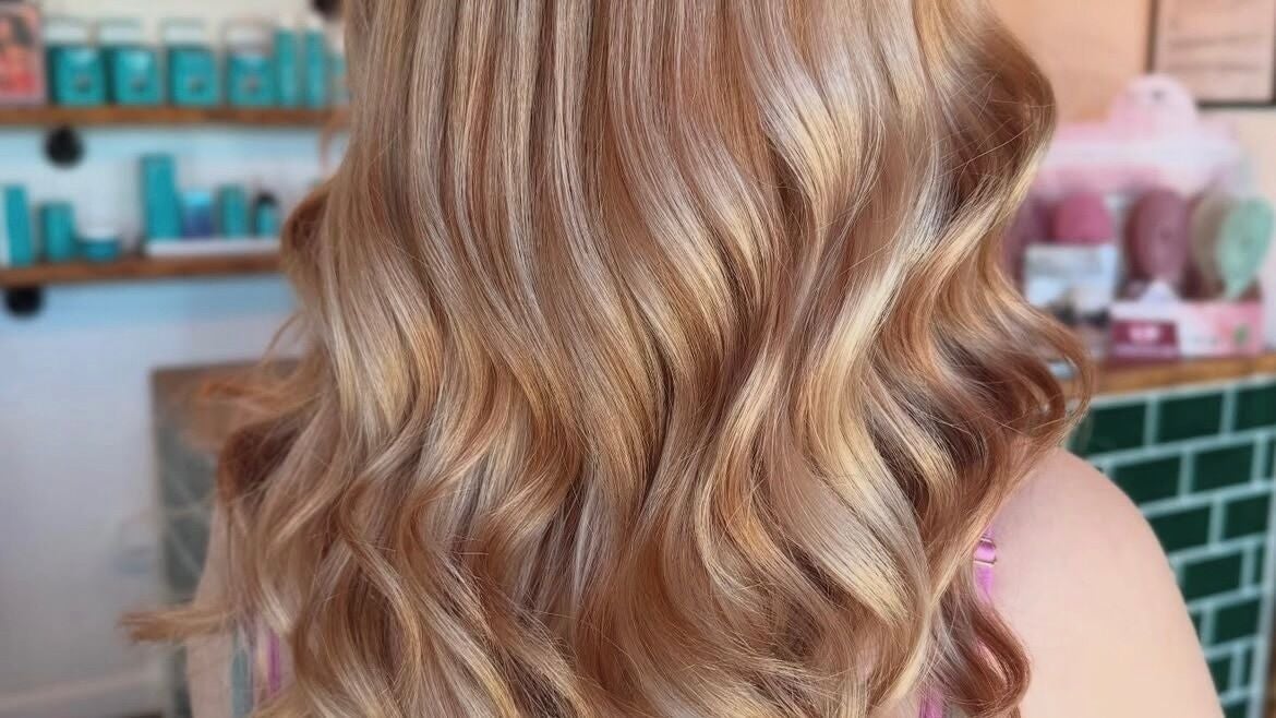 ce67e127-b7d1-4aa3-9bb4-0b5846a74516-houseofenvylongford-gb-england-gloucester-longford-fresha-1553828