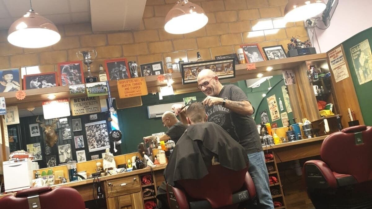 ce6d5cdb-13e9-469f-a0d9-3d228f062e8a-beardandblowbarbers-gb-england-romford-fresha-5659805