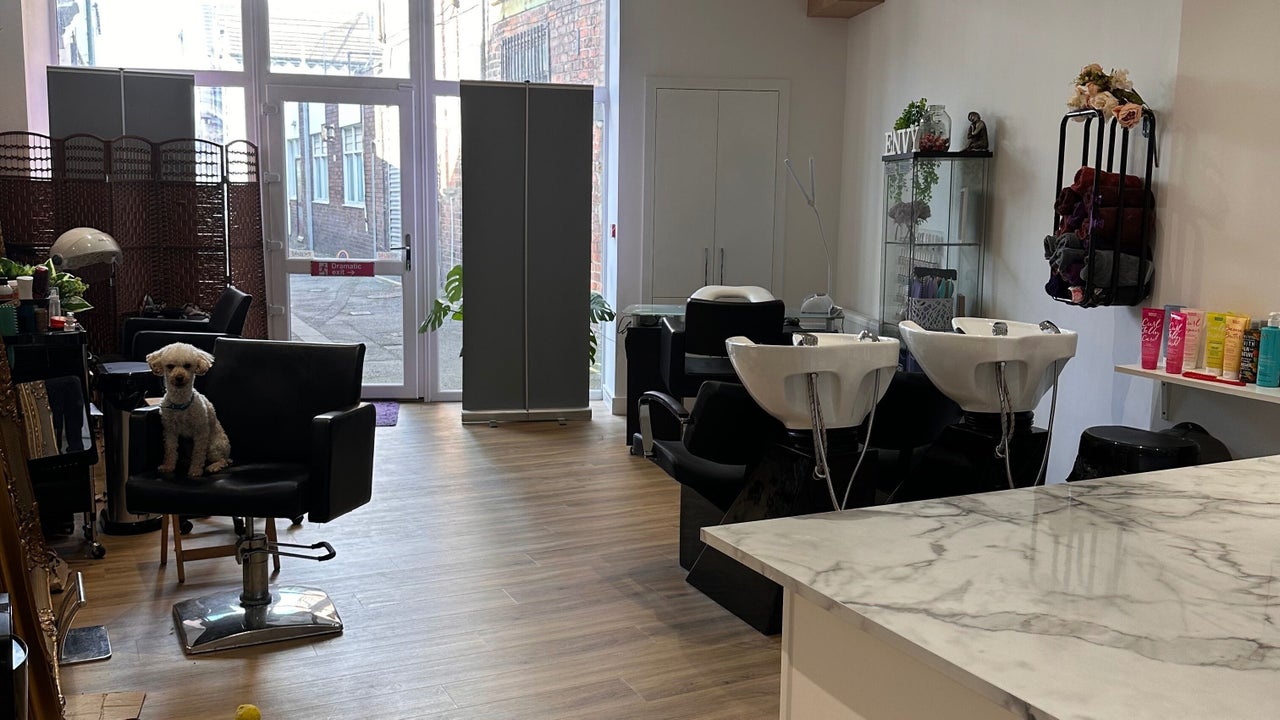 cedb7eb4-ae47-4287-8ba9-13313c697d3b-envysalon-gb-england-redcarts101ad-redcar-fresha-5060194