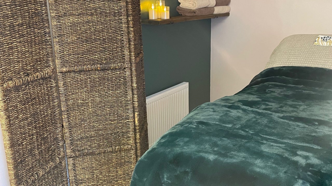 cf14f998-45a9-453d-98d9-739bf0ee1534-livingwellreflexology-gb-england-mickleton-fresha-9719200