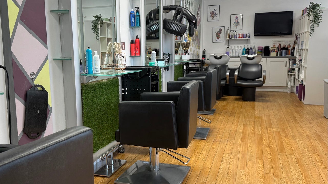 d0384491-fc00-4142-b6c3-4f8b0bc34c4c-madhattershairdressing-gb-england-stafford-fresha-5346881